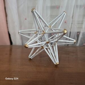 Source Unknown White and Gold Geometric Star Decor